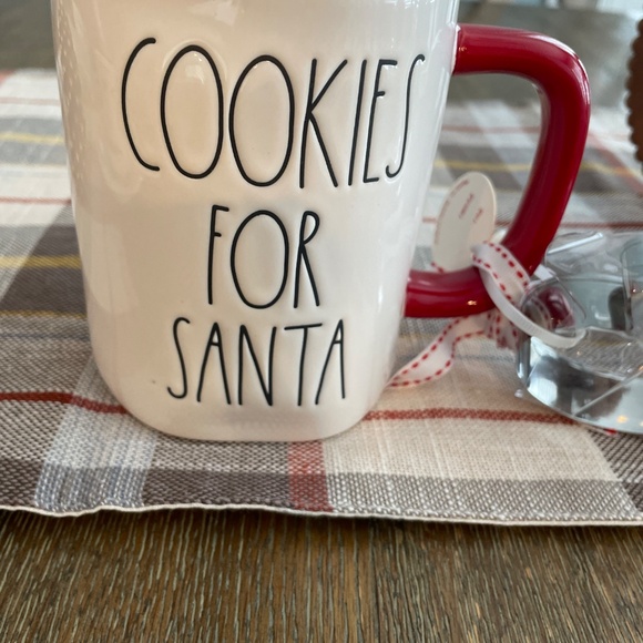 Rae Dunn COOKIES FOR SANTA Mug with Mitten Cookie Cutter & Gift Tag - Picture 2 of 7